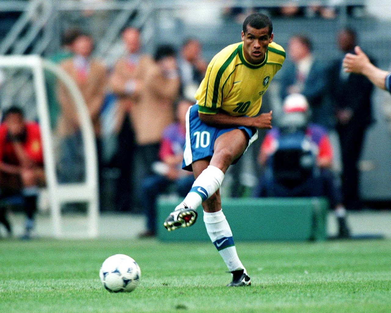 人不禁思考 人不禁思考