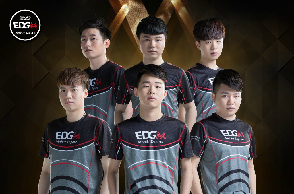 尔顿与52 尔顿与52