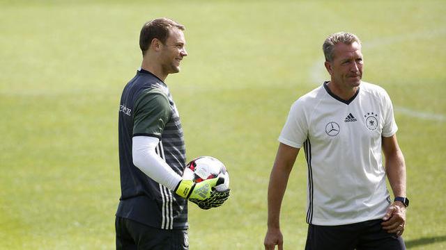 右膝不适 右膝不适